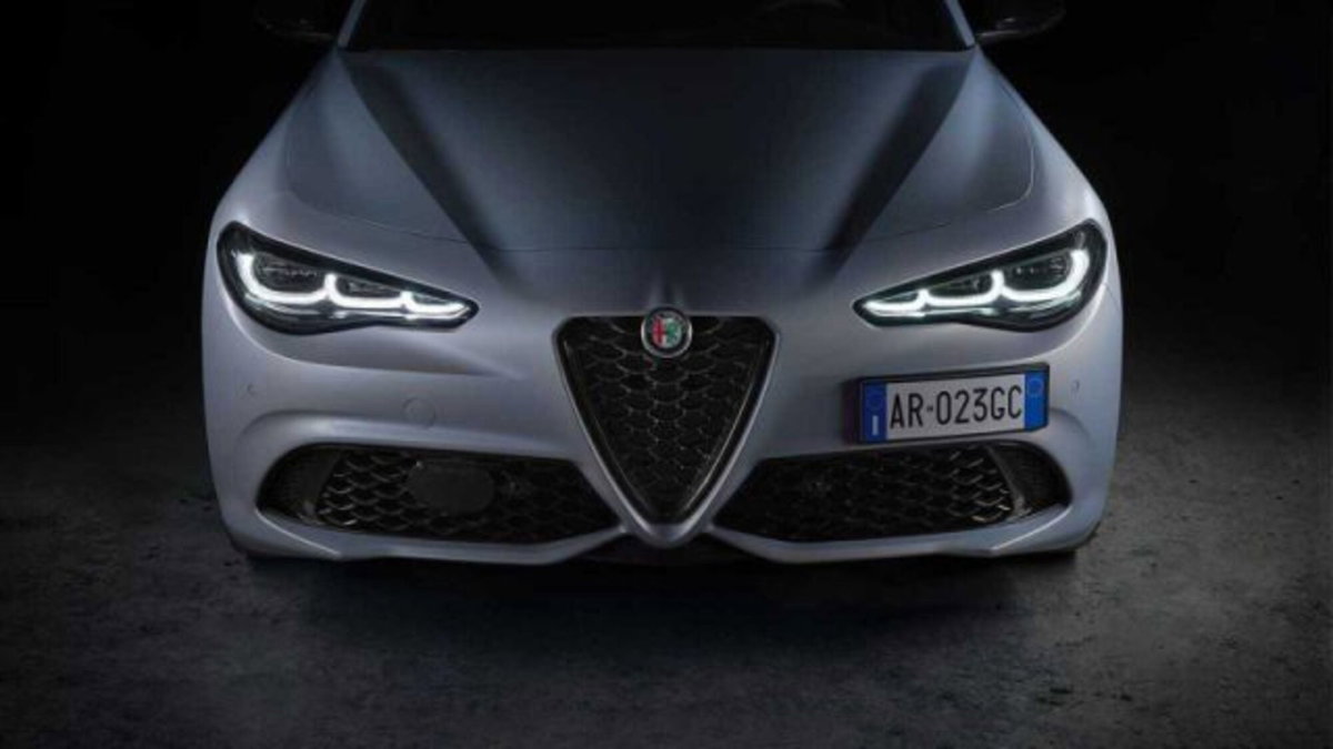 Alfa Romeo Giulia 2.9 V6 Quadrifoglio 520cv auto (3)
