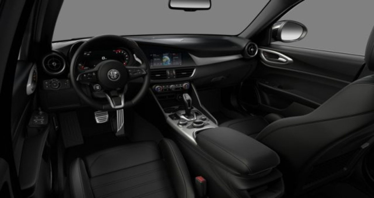 Alfa Romeo Giulia 2.9 V6 Quadrifoglio 520cv auto (8)