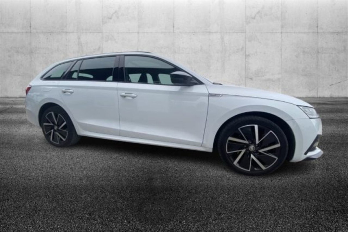 Skoda Octavia Station Wagon 2.0 TDI EVO SCR 150 CV DSG 4x4 Wagon Sportline