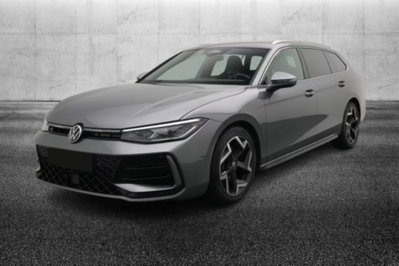 Volkswagen Passat 2.0 tdi scr R-Line 150cv dsg usata
