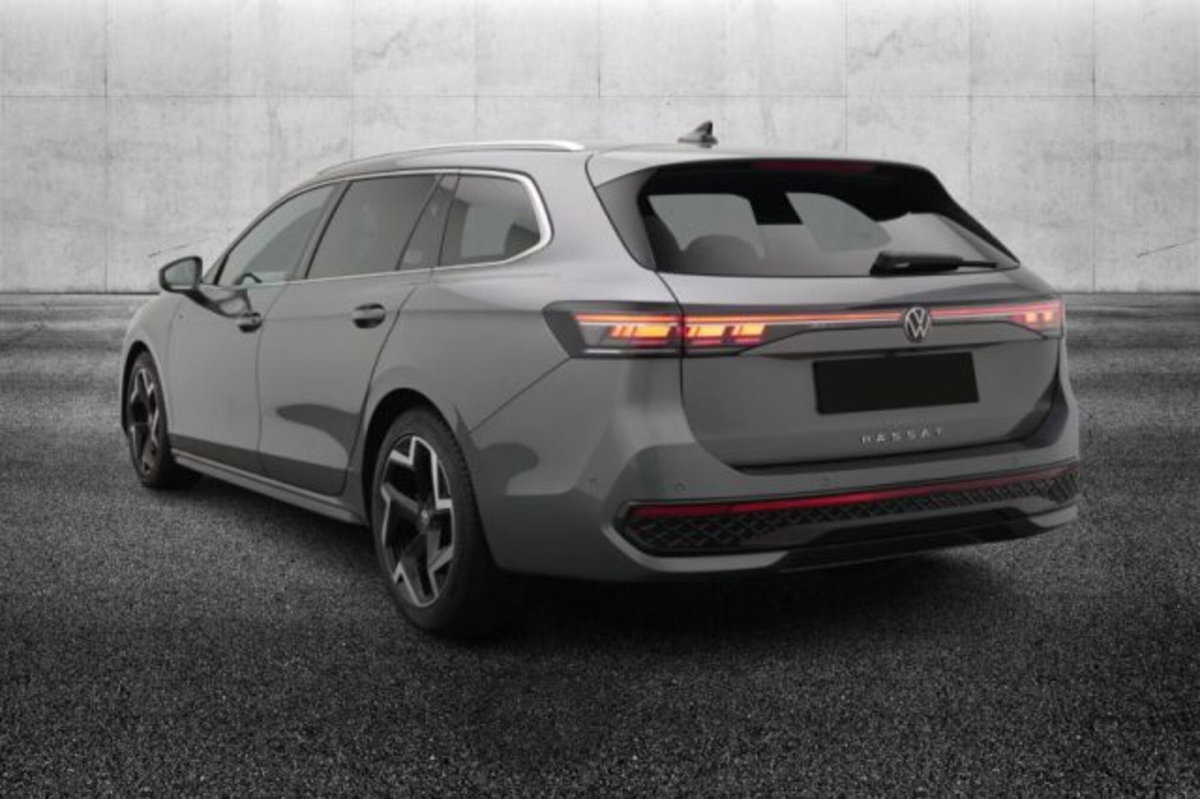 Volkswagen Passat 2.0 tdi scr R-Line 150cv dsg (4)
