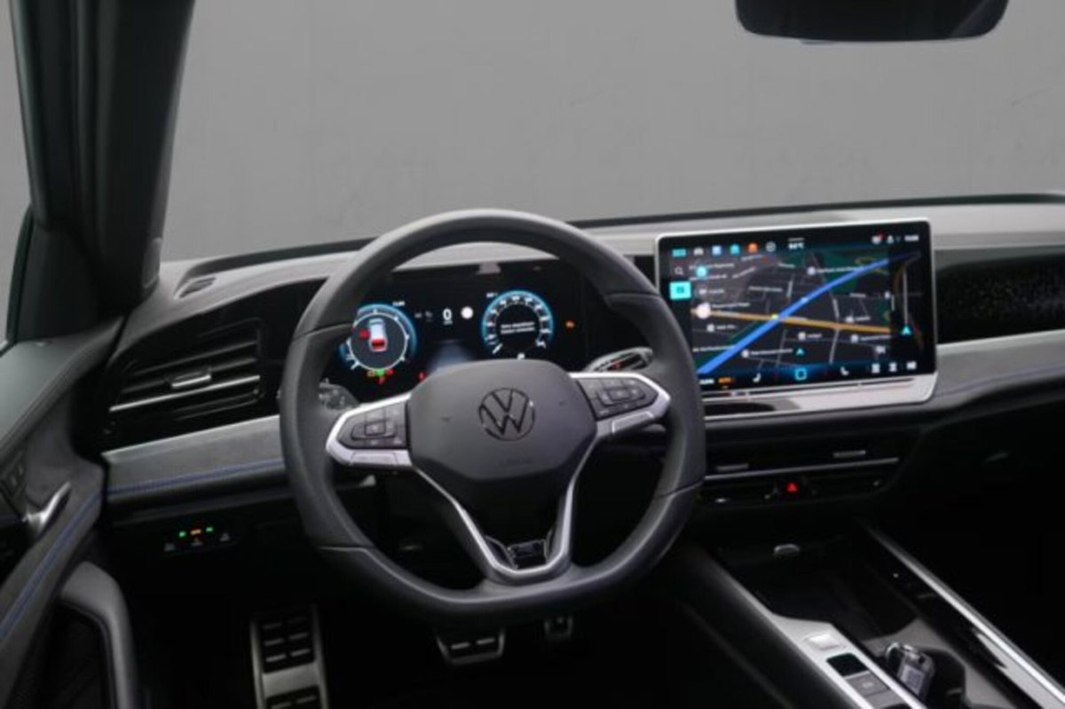 Volkswagen Passat 2.0 tdi scr R-Line 150cv dsg (6)