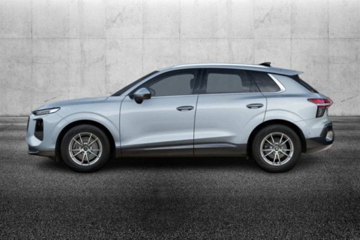 Audi Q3 Sportback 2.0 tfsi S line edition quattro 204cv s-tronic (3)