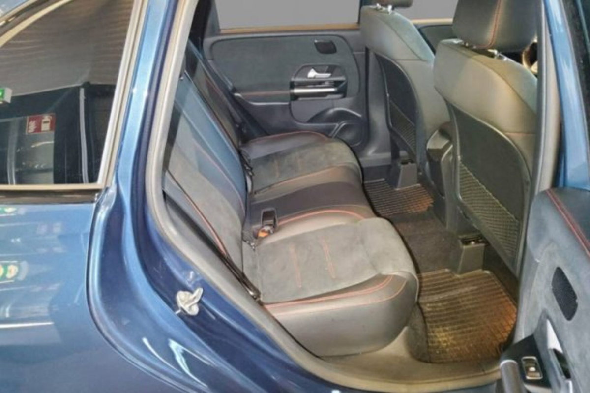 Mercedes-Benz Classe B 180 d Automatic Premium (4)