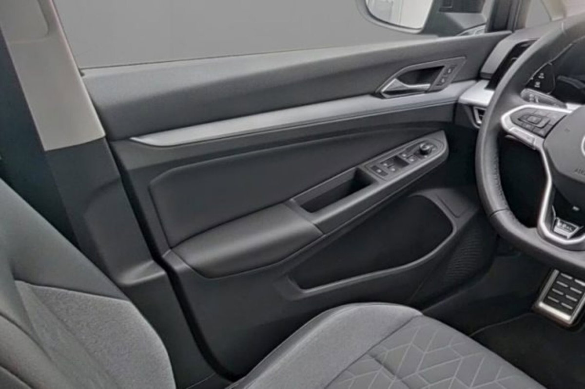 Volkswagen Golf 2.0 TDI 150 CV DSG SCR R-Line (7)