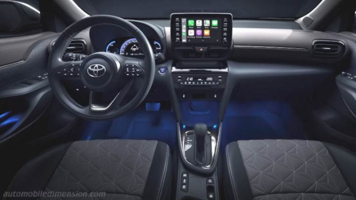 Toyota Yaris Cross 1.5h GR Sport Black Sky fwd 116cv e-cvt (5)