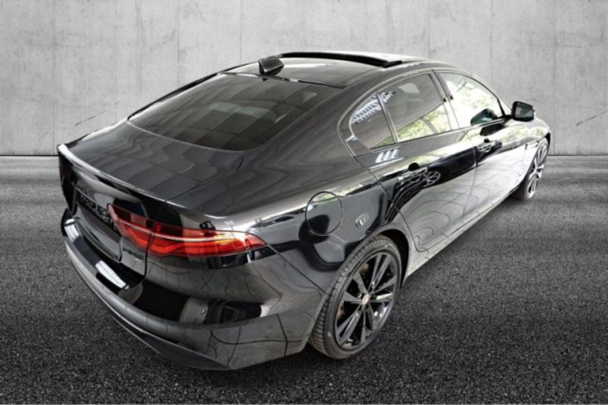 Jaguar XE 2.0 D 204 CV AWD aut. R-Dynamic HSE (3)
