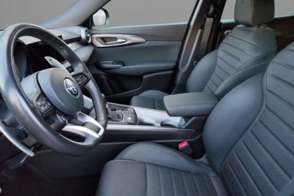 Alfa Romeo Tonale 1.3 phev Intensa Q4 280cv at6 (7)