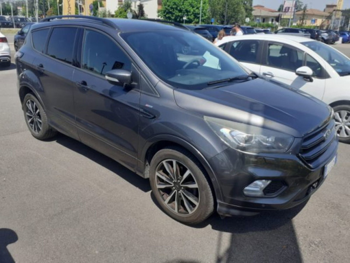 Ford Kuga 1.5 TDCI 120 CV S&S 2WD ST-Line (3)