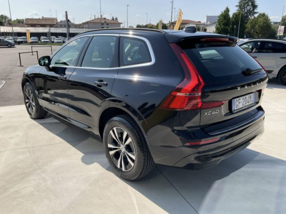 Volvo XC60 B4 Geartronic Momentum Pro (3)