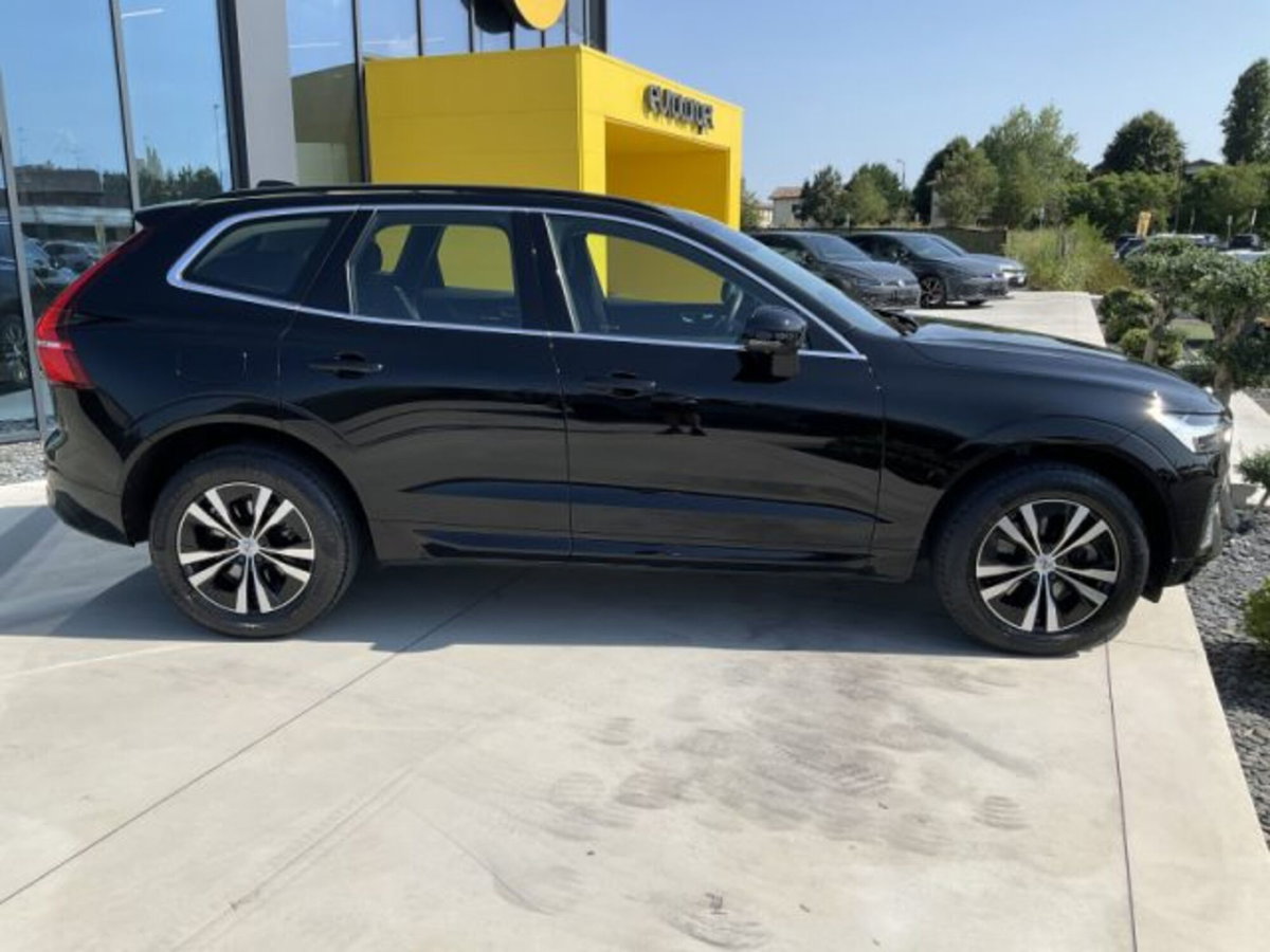 Volvo XC60 B4 Geartronic Momentum Pro (5)