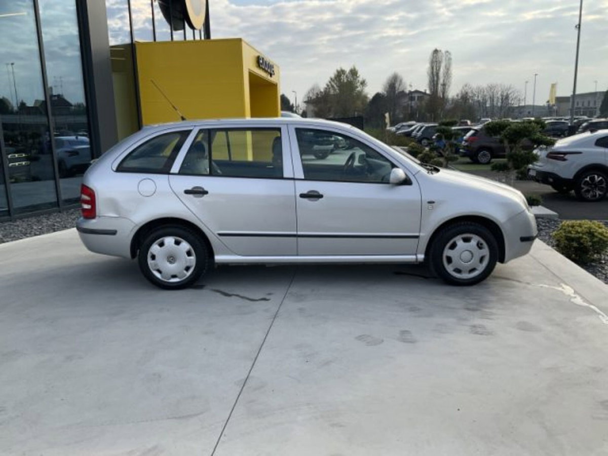 Skoda Fabia Station Wagon CV 16V cat Wagon Comfort S (5)
