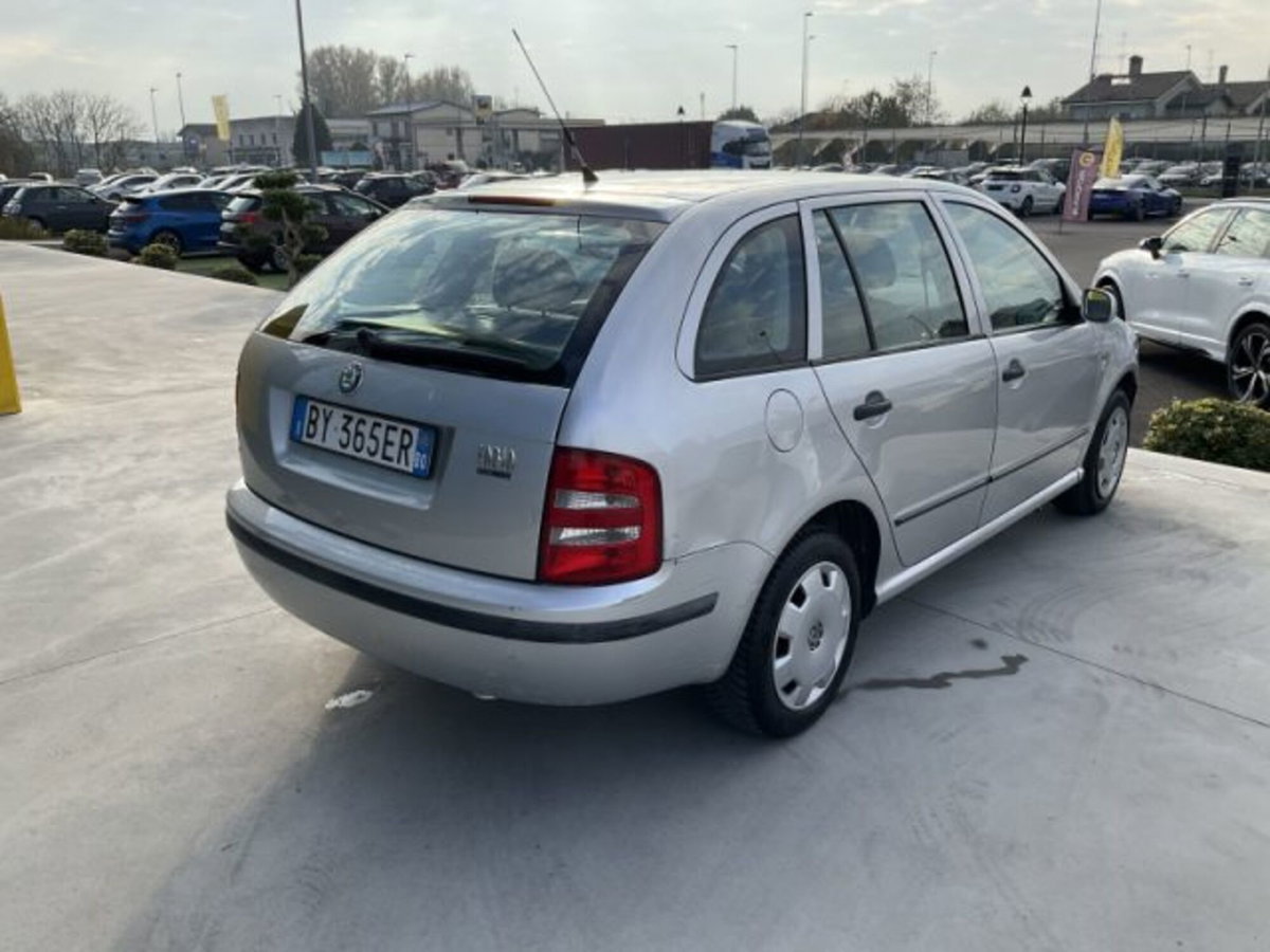 Skoda Fabia Station Wagon CV 16V cat Wagon Comfort S (6)