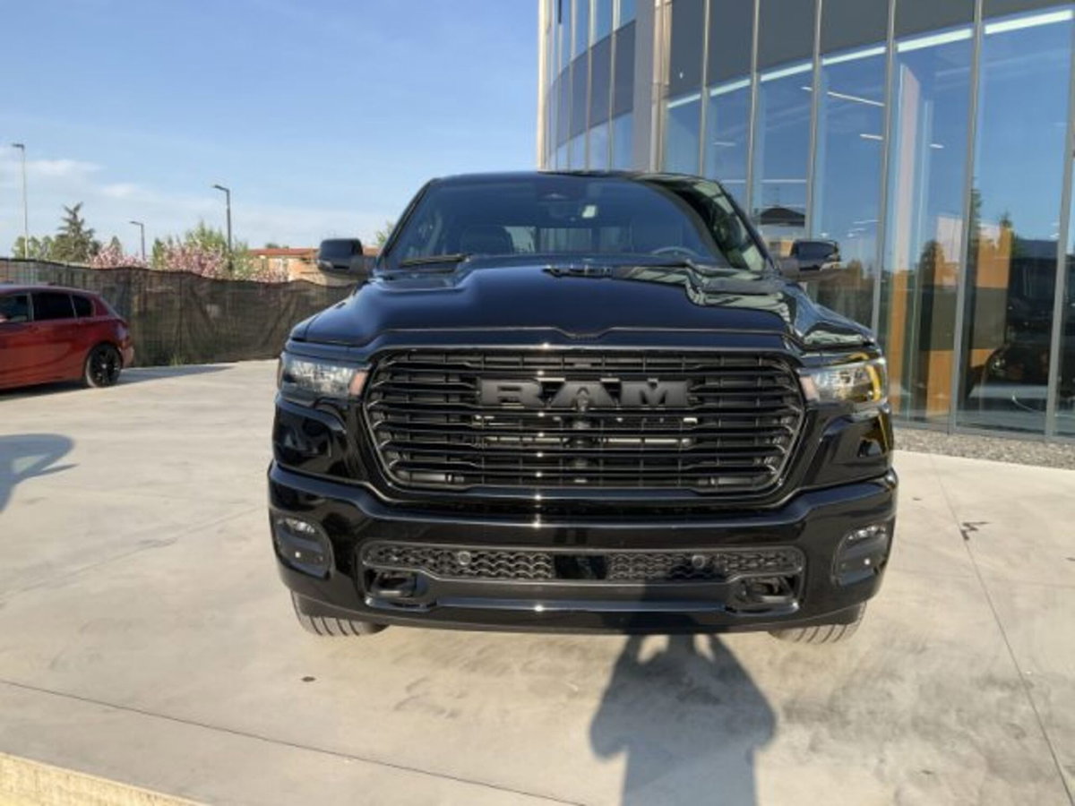 Ram Ram Pick-up Ram 1500 3.0 Quad Cab Laramie Night Edition Premium 420cv at8 (2)