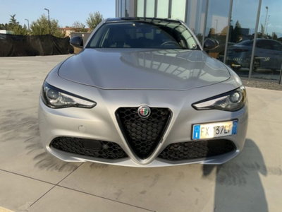 Alfa Romeo Giulia 2.2 Turbodiesel 160 CV AT8 B-Tech (2)