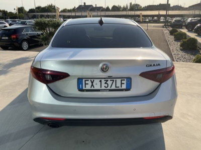 Alfa Romeo Giulia 2.2 Turbodiesel 160 CV AT8 B-Tech (7)