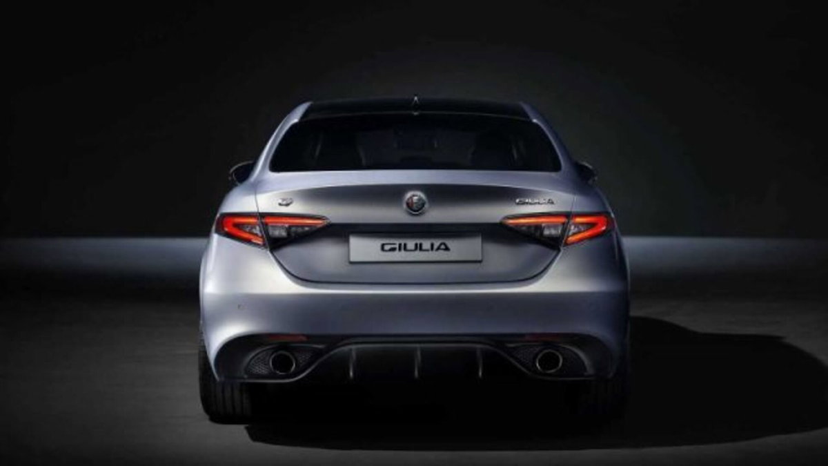 Alfa Romeo Giulia 2.2 Turbodiesel 210 CV AT8 AWD Q4 Veloce (6)