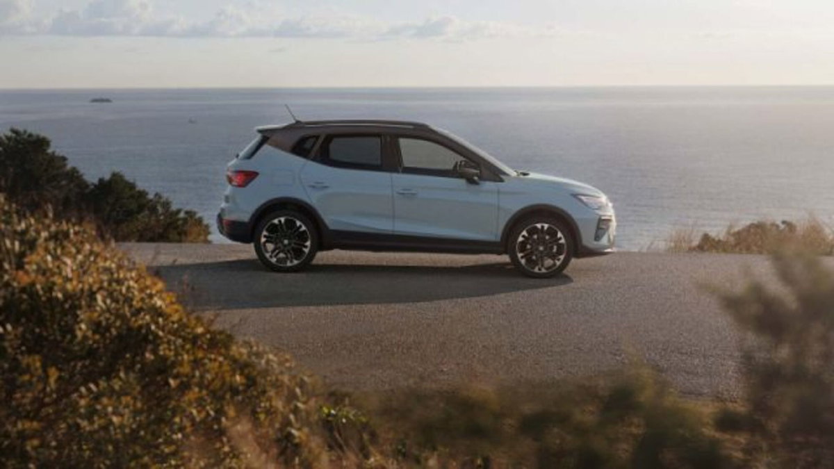 SEAT Arona 1.0 ecotsi 95cv (4)