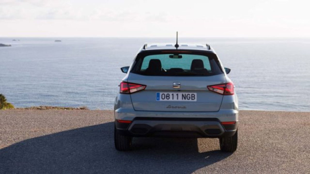 SEAT Arona 1.0 ecotsi 95cv (6)