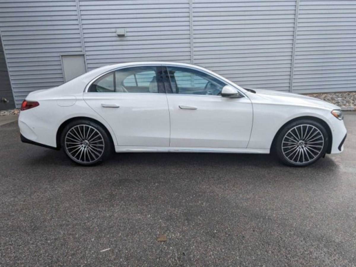 Mercedes-Benz Classe E 250 CGI BlueEFFICIENCY Avantgarde AMG (4)