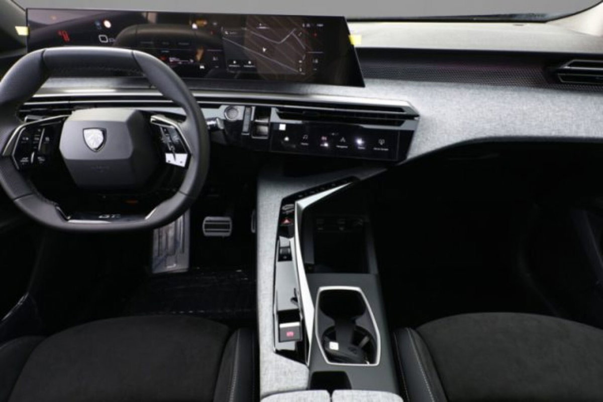 Peugeot 5008 1.2 hybrid GT 145cv 5p.ti e-dcs6 (4)