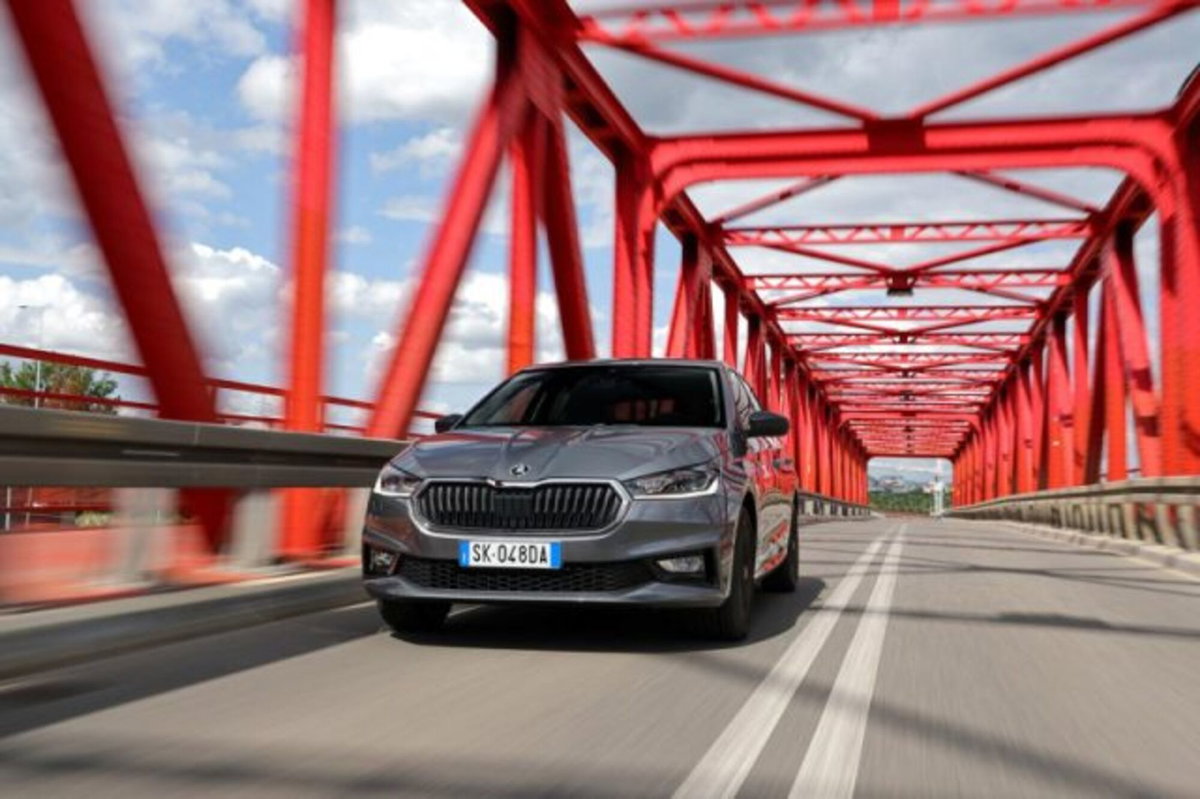 Skoda Fabia 1.0 tsi Your Way 95cv (2)