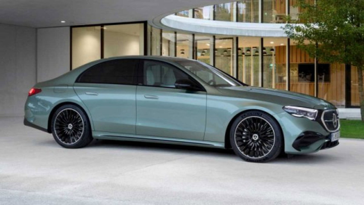 Mercedes-Benz Classe E 250 CGI BlueEFFICIENCY Avantgarde AMG (4)