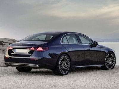 Mercedes-Benz Classe E 250 CGI BlueEFFICIENCY Avantgarde AMG (6)