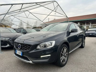 Volvo V60 Cross Country D3 Geartronic Momentum usata
