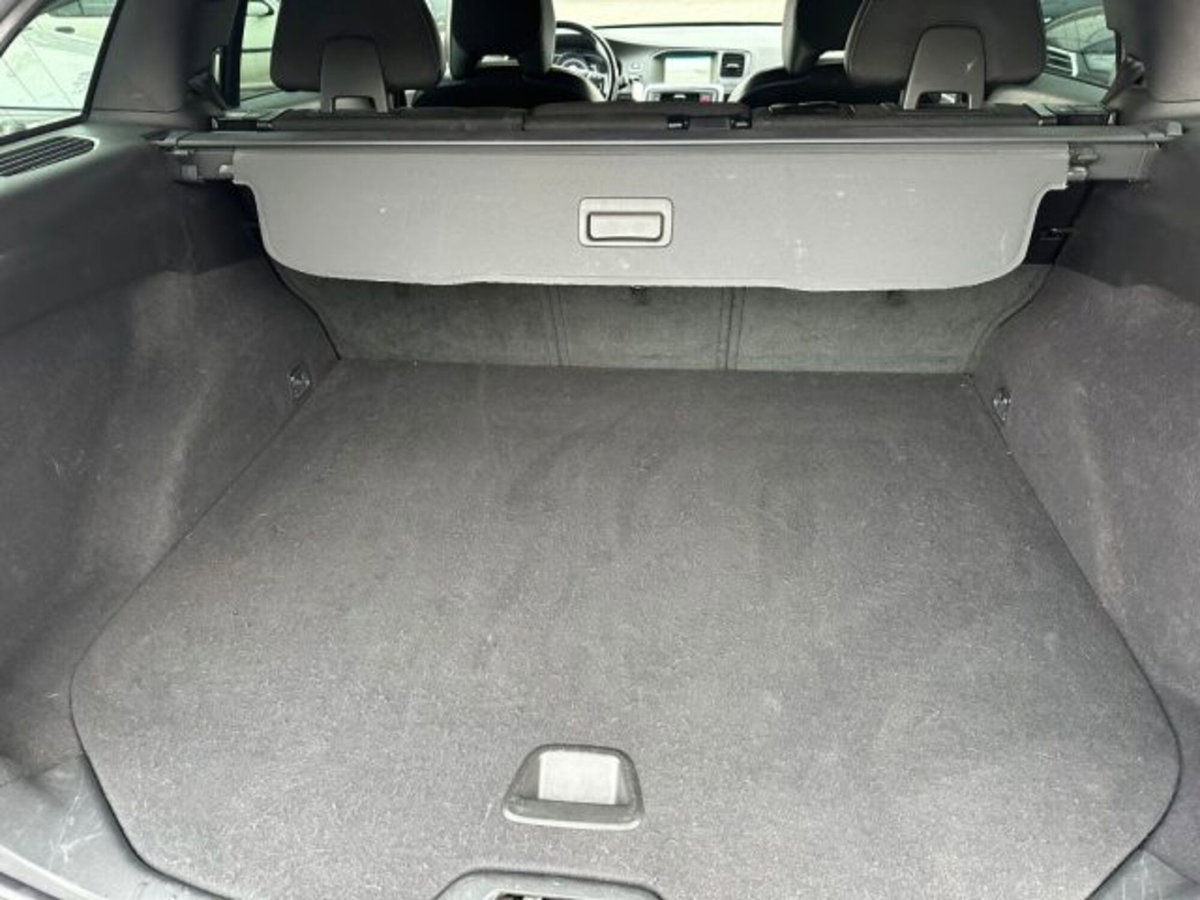 Volvo V60 Cross Country D3 Geartronic Momentum (10)