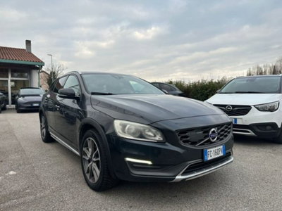 Volvo V60 Cross Country D3 Geartronic Momentum (2)