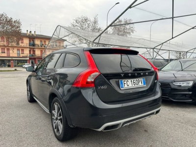 Volvo V60 Cross Country D3 Geartronic Momentum (3)