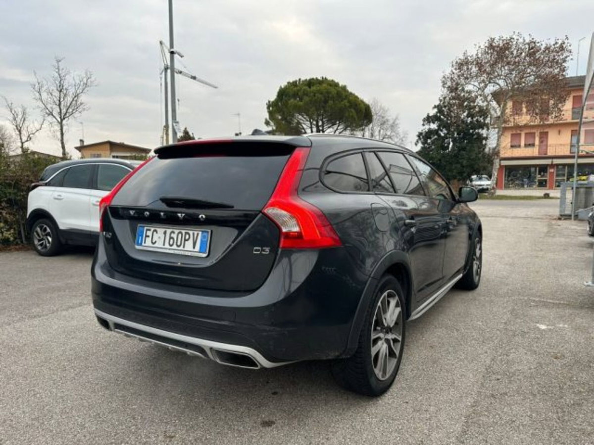 Volvo V60 Cross Country D3 Geartronic Momentum (4)