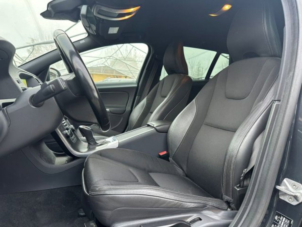 Volvo V60 Cross Country D3 Geartronic Momentum (5)
