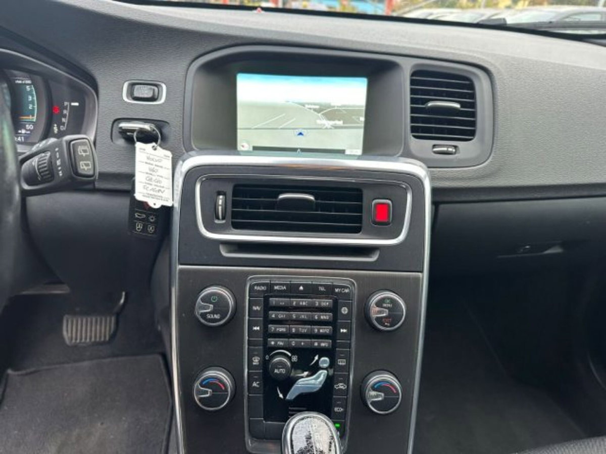Volvo V60 Cross Country D3 Geartronic Momentum (9)