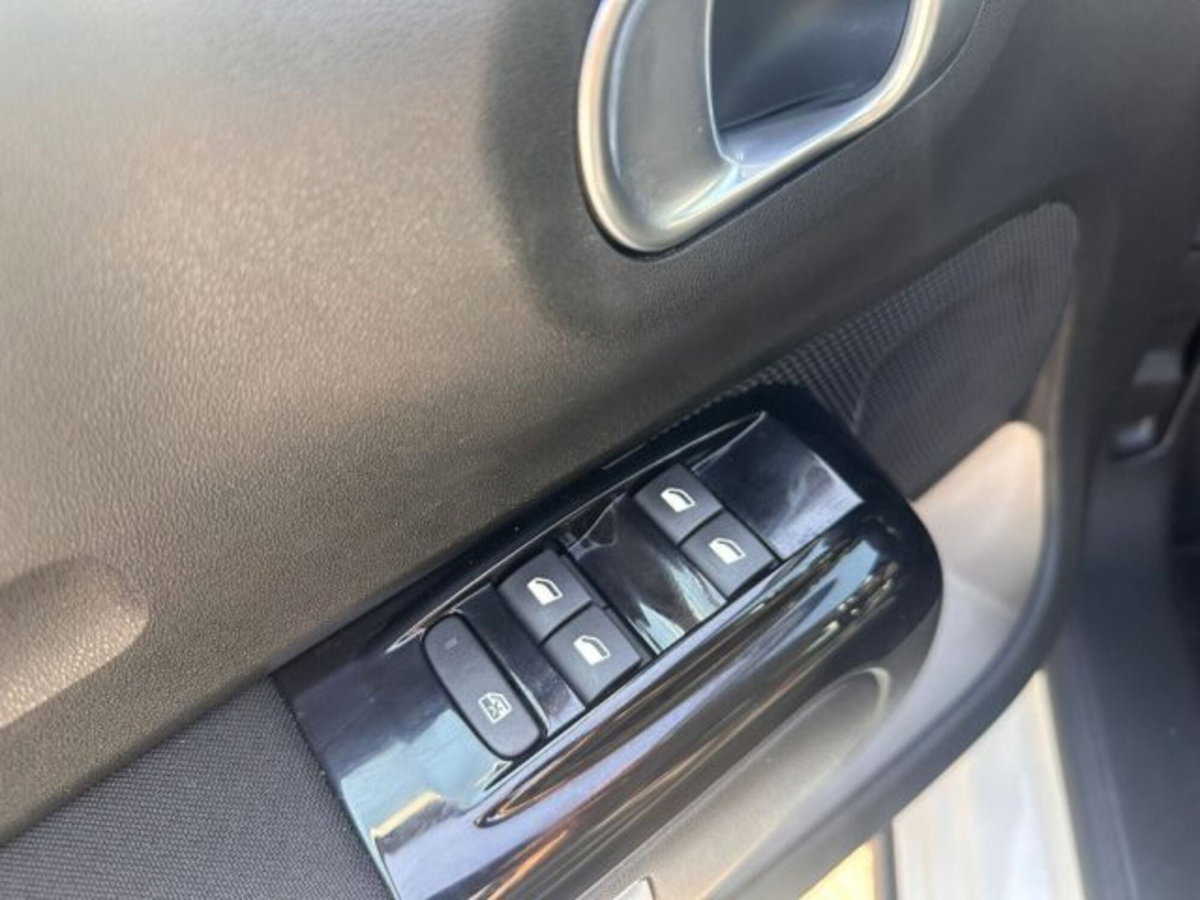 Citroen C3 PureTech 82 Shine (5)