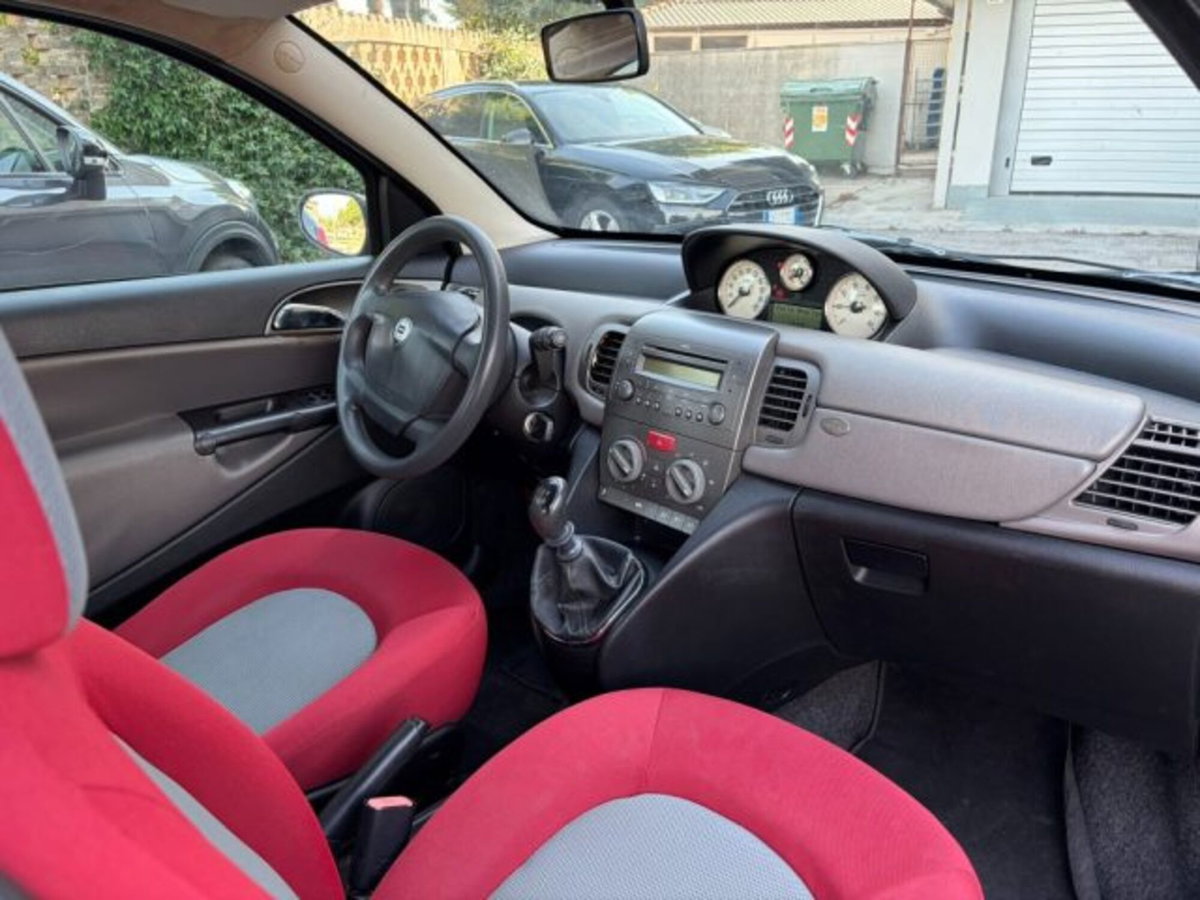 Lancia Ypsilon 1.2 (6)