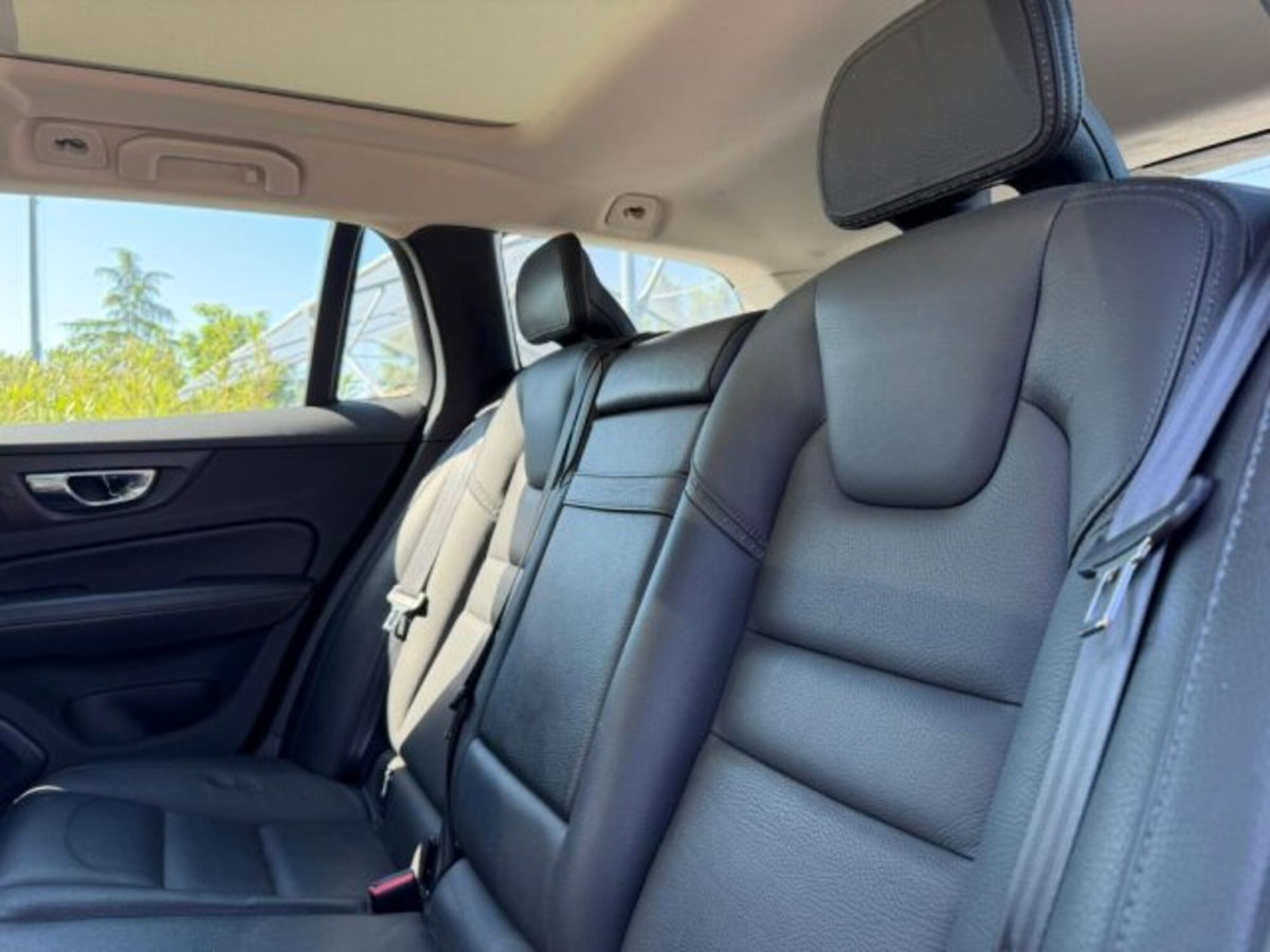 Volvo V60 Cross Country D4 Geartronic Business Plus (6)