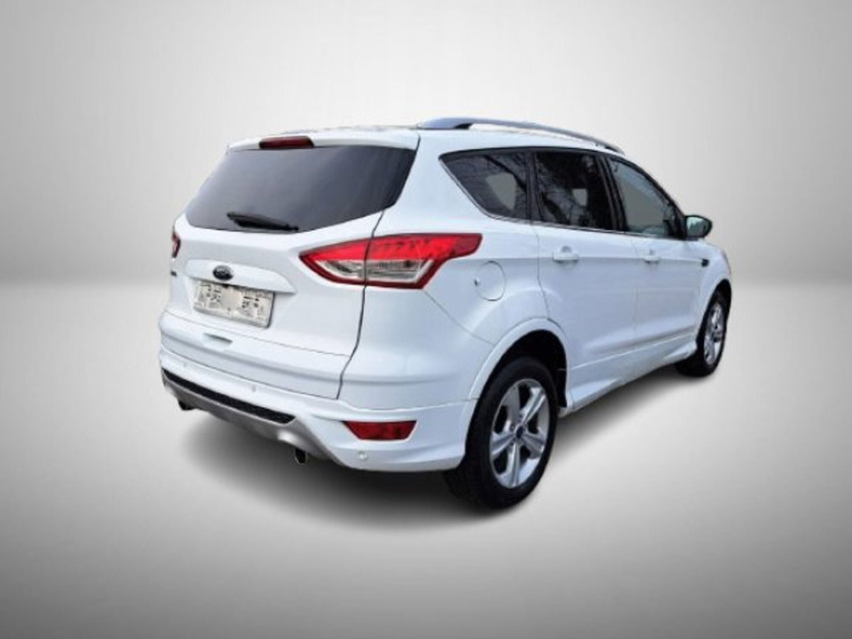Ford Kuga 2.0 TDCI 150 CV S&S 4WD Powershift Titanium X (5)