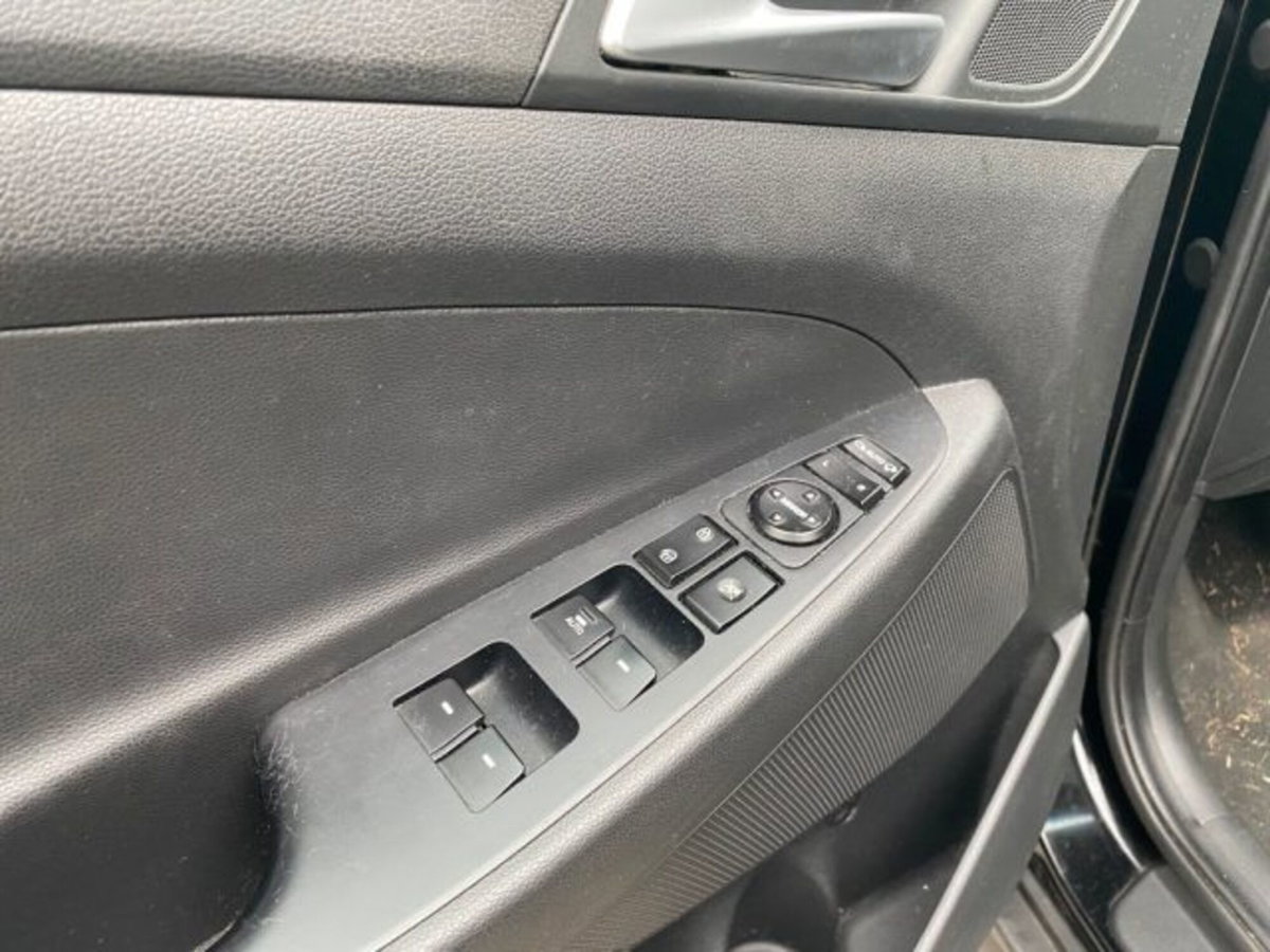 Hyundai Tucson 1.7 CRDi XPossible (10)