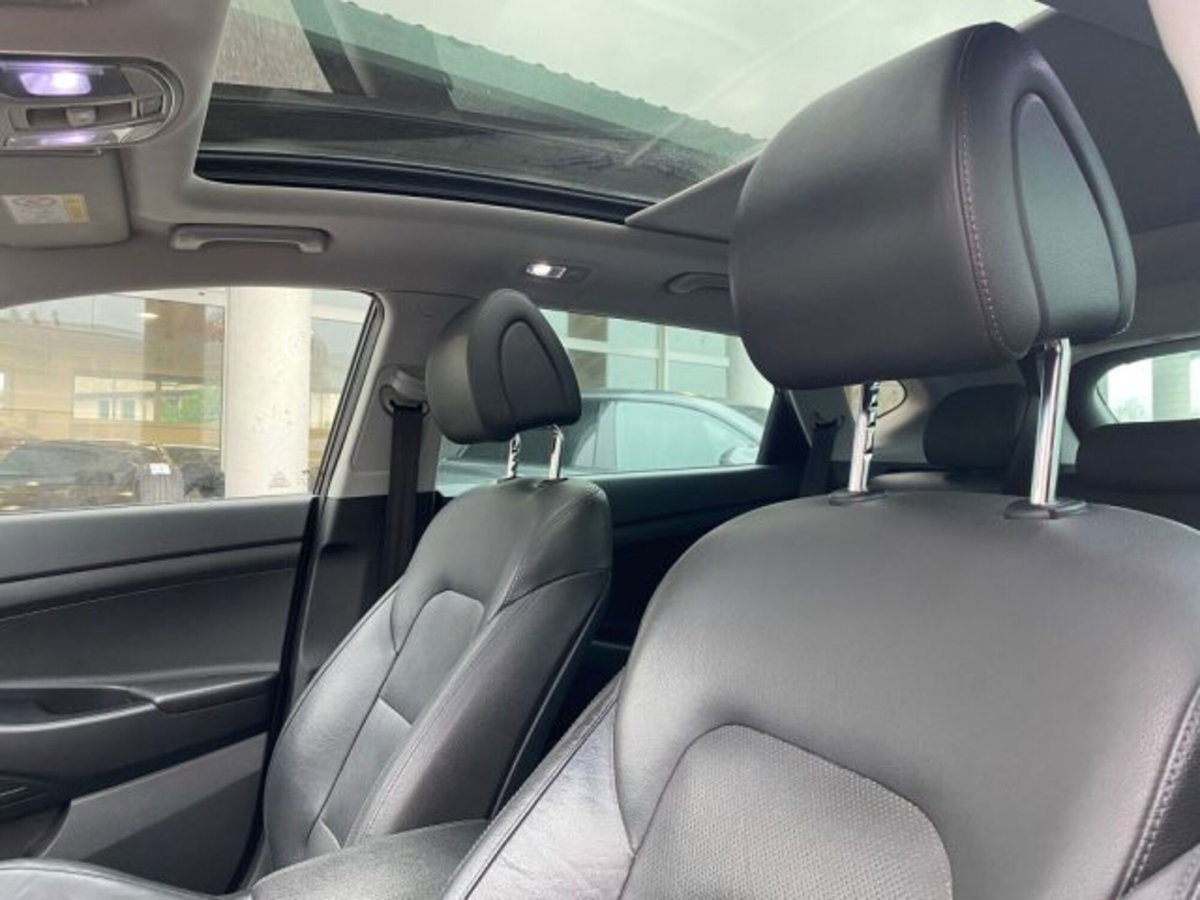 Hyundai Tucson 1.7 CRDi XPossible (12)