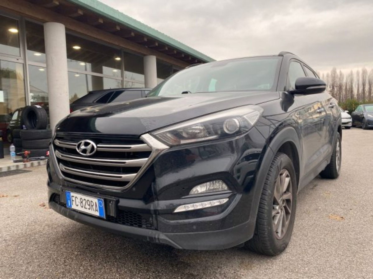 Hyundai Tucson 1.7 CRDi XPossible (2)