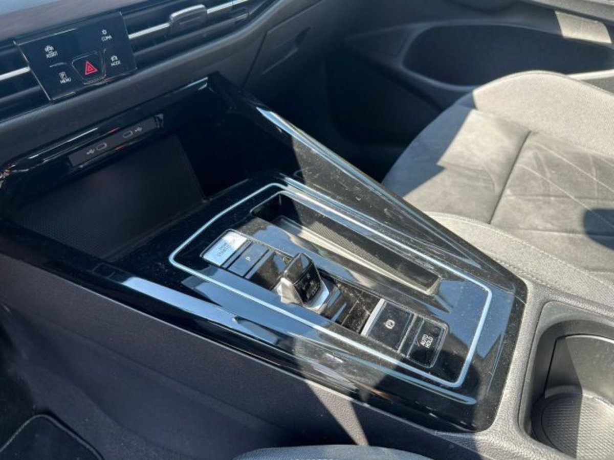Volkswagen Golf 1.4 TSI eHYBRID 204 CV DSG Style (9)