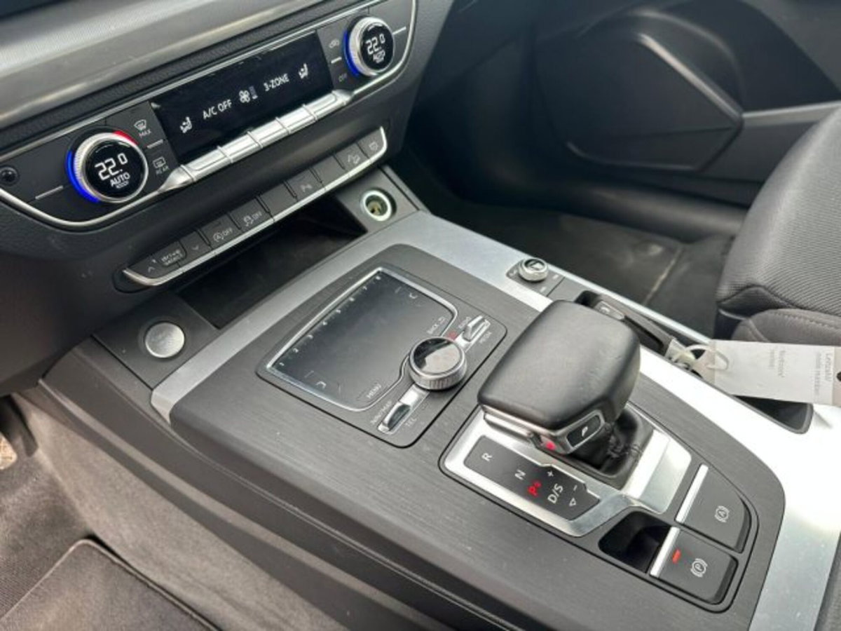 Audi Q5 40 TDI 204 CV quattro S tronic Business Sport (9)