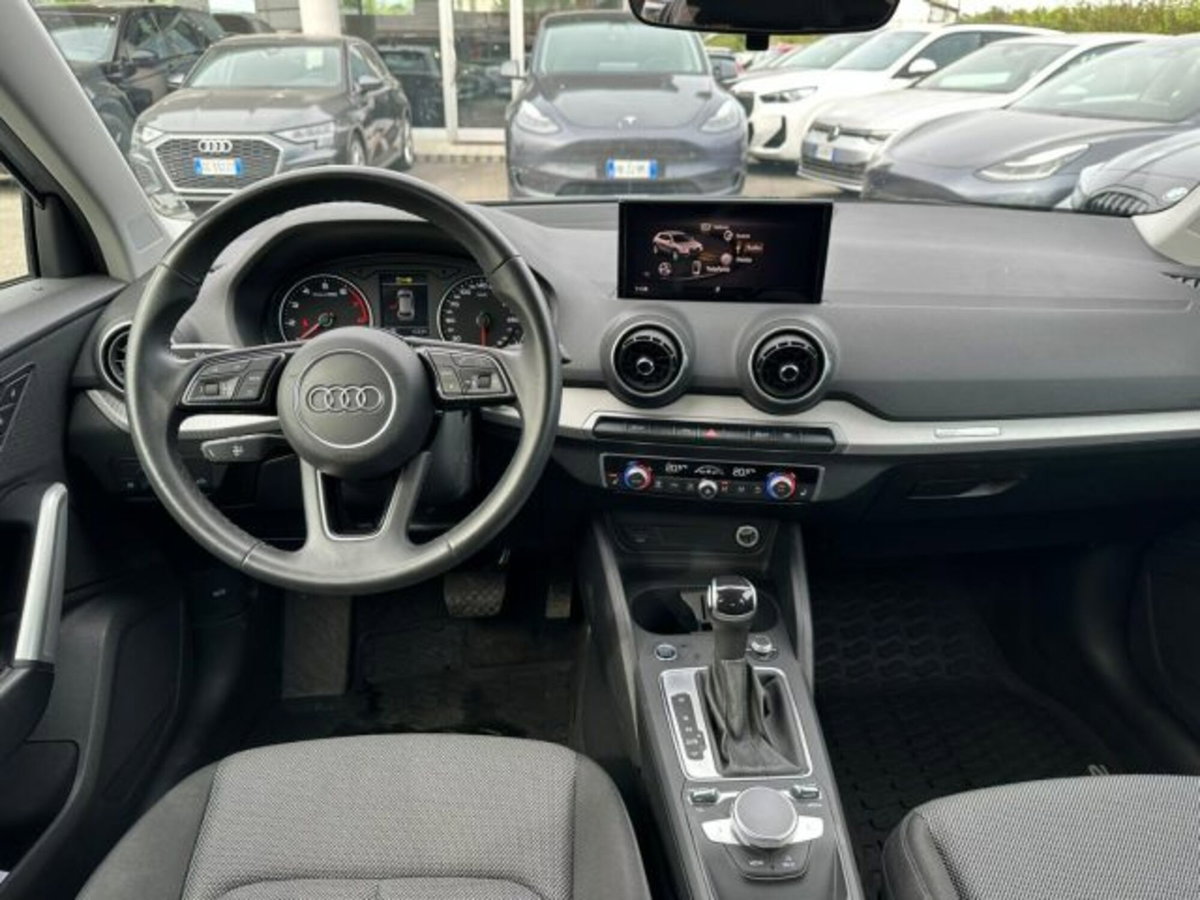 Audi Q2 Q2 35 TFSI S tronic Business (15)