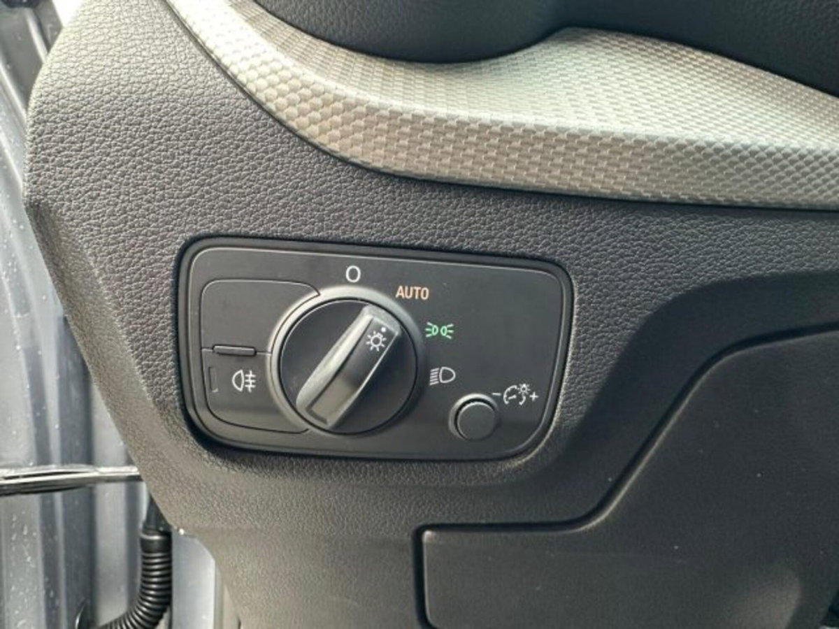Audi Q2 Q2 35 TFSI S tronic Business (6)