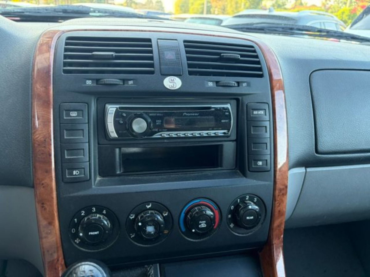 Kia Carnival 2.9 16V CRDi cat Family (11)