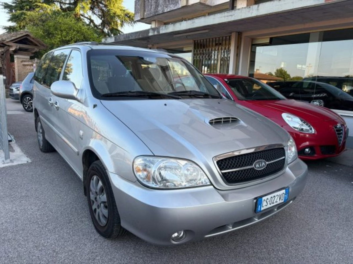 Kia Carnival 2.9 16V CRDi cat Family (3)