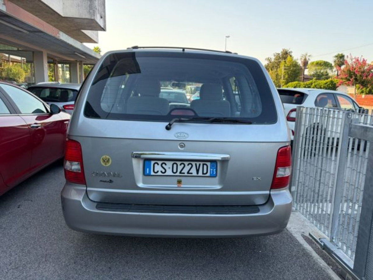 Kia Carnival 2.9 16V CRDi cat Family (6)