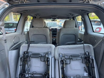 Kia Carnival 2.9 16V CRDi cat Family (7)